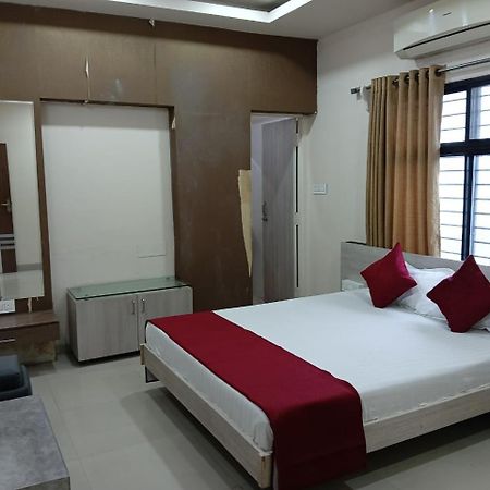 Hotel Tirupati Palace Indore Exterior photo