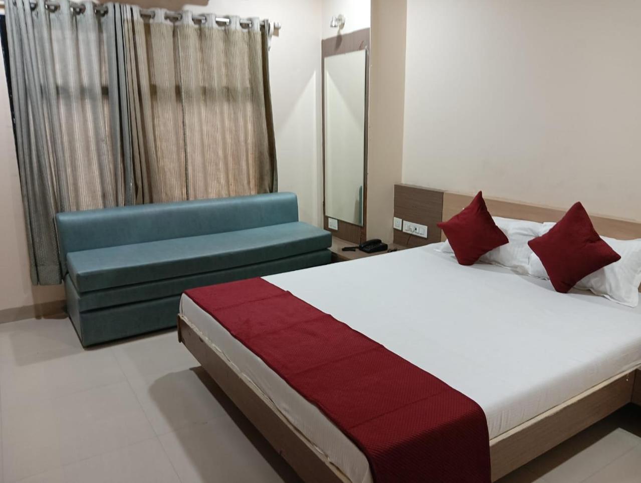 Hotel Tirupati Palace Indore Exterior photo